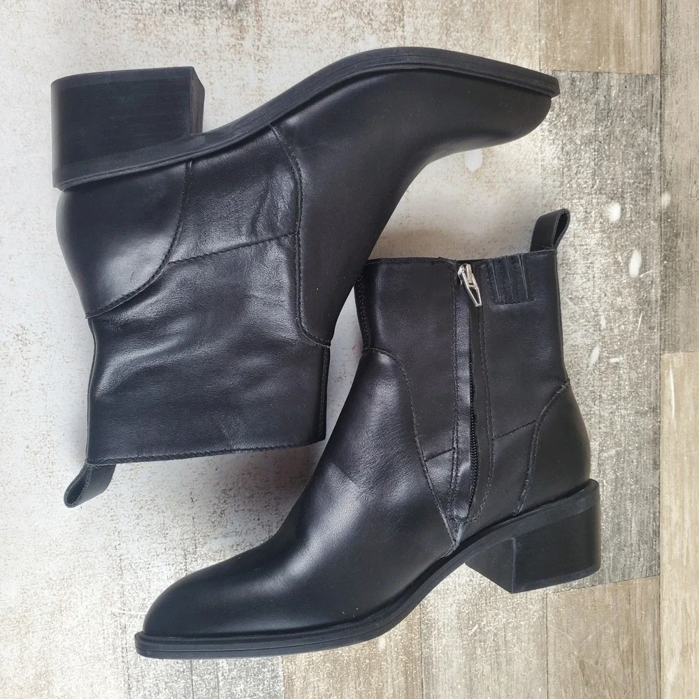Dolce Vita Bryson Womens Bootie Sz 8.5 W Black Leather Point Toe Zip Ankle